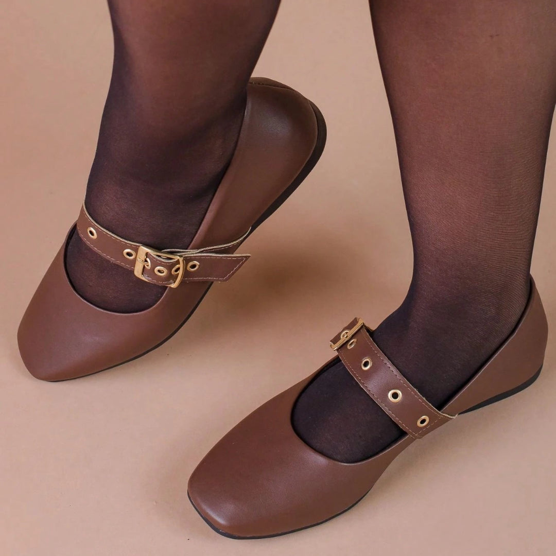 Sapatilha Feminina Mary Jane Bico Quadrado e Tira Larga com Fivela Marrom