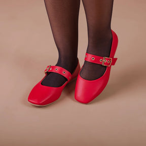 Sapatilha Feminina Mary Jane Bico Quadrado e Tira Larga com Fivela Vermelha