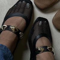 Sapatilha Feminina Mary Jane Telinha com Apliques Dourado Preta