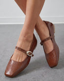 Sapatilha Feminina Mary Jane Texturizada com Fivela Oval Marrom