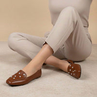 Sapatilha Feminina Mocassim Bico Quadrado com Brilho Ponto de Luz Caramelo