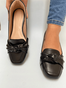 Sapatilha Feminina Mocassim com Bico Quadrado e Detalhe em Nó