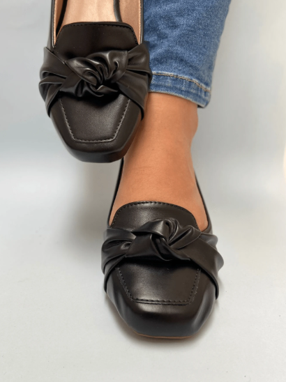 Sapatilha Feminina Mocassim com Bico Quadrado e Detalhe em Nó