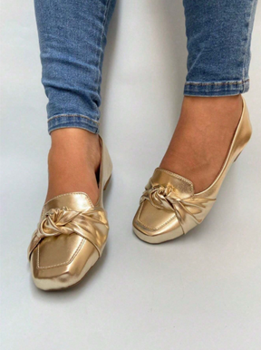 Sapatilha Feminina Mocassim com Bico Quadrado e Detalhe em Nó
