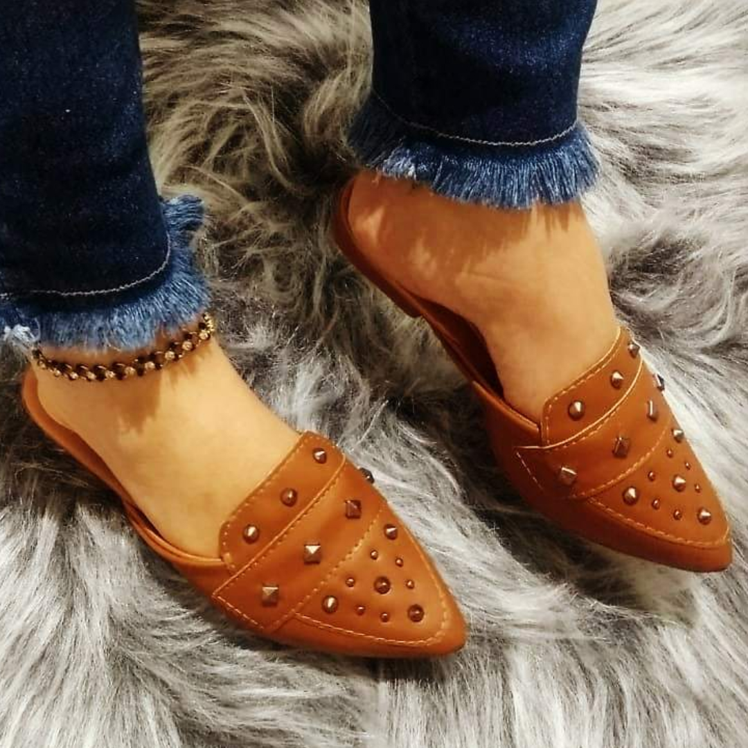 Sapatilha Feminina Mule Bico Fino com Taxas Caramelo