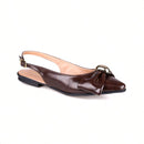 Sapatilha Feminina Slingback Bico Fino com Enfeite Laço e Aplique Metalizado Marrom
