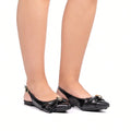 Sapatilha Feminina Slingback Bico Fino com Enfeite Laço e Aplique Metalizado Preta