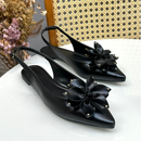 Sapatilha Feminina Slingback Preta Com Detalhe de Flor e Spikes Dourados