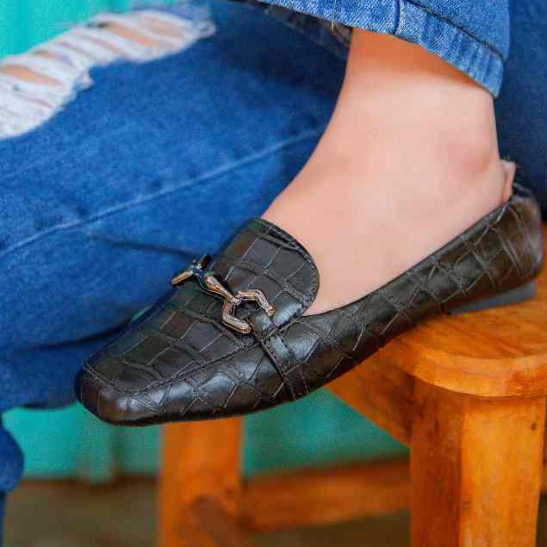 Sapatilha Mocassim Feminina Bico quadrado Preto Croco