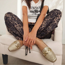 Sapatilha Mocassim Feminina Tressê | Dourado com Enfeite Retangular