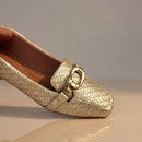 Sapatilha Mocassim Feminina Tressê | Dourado com Enfeite Retangular