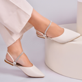Sapatilha Mule Feminina Bico Fino 2 em 1 com Strass e Regulagem Off White