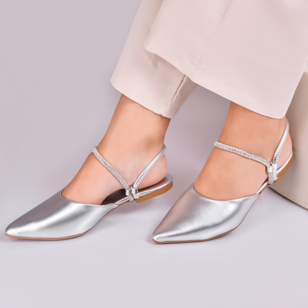 Sapatilha Mule Feminina Bico Fino 2 em 1 com Strass e Regulagem Prata