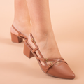 Sapato Feminino Scarpin Slingback Bico Fino Salto Baixo Bloco com Tiras e Fivela Caramelo