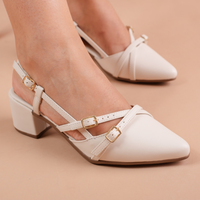Sapato Feminino Scarpin Slingback Bico Fino Salto Baixo Bloco com Tiras e Fivela Off White