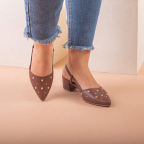 Scapin Feminino Slingback  Bico Fino Salto Bloco Baixo Confortável e Aplicações Marrom