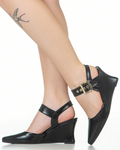 Scarpin Feminino Bico Fino Salto Anabela Cunha Fivela Dourada Ajustável Preto
