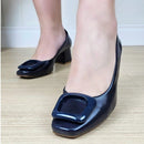 Scarpin Feminino Salto Bloco e Bico Quadrado com Enfeite Azul Marinho