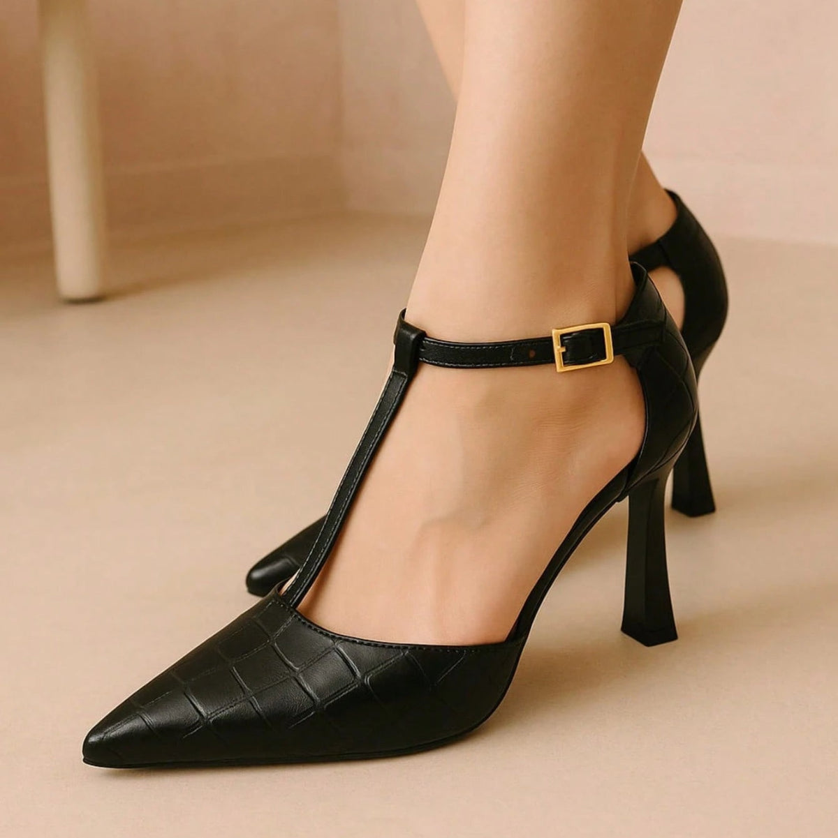 Scarpin Feminino Salto Fino Taça Croco  Preto