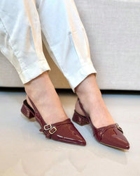 Scarpin Feminino Slingback Bico Fino Salto Bloco Baixo e Fivelas Marsala