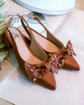 Scarpin Feminino Slingback Bico Fino Salto Bloco Baixo e Laço Caramelo