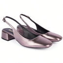 Scarpin Feminino Slingback Bico Quadrado e Salto Bloco Baixo Prata Velho