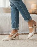 Scarpin Feminino Slingback Verniz Salto Bloco Médio com Tira e Fivela Ajustável Branco