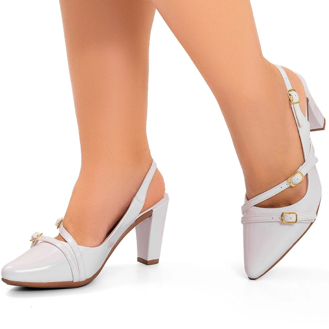 Scarpin Slingback Feminino Bico Fino e Salto Confortável com Fivelas Branco