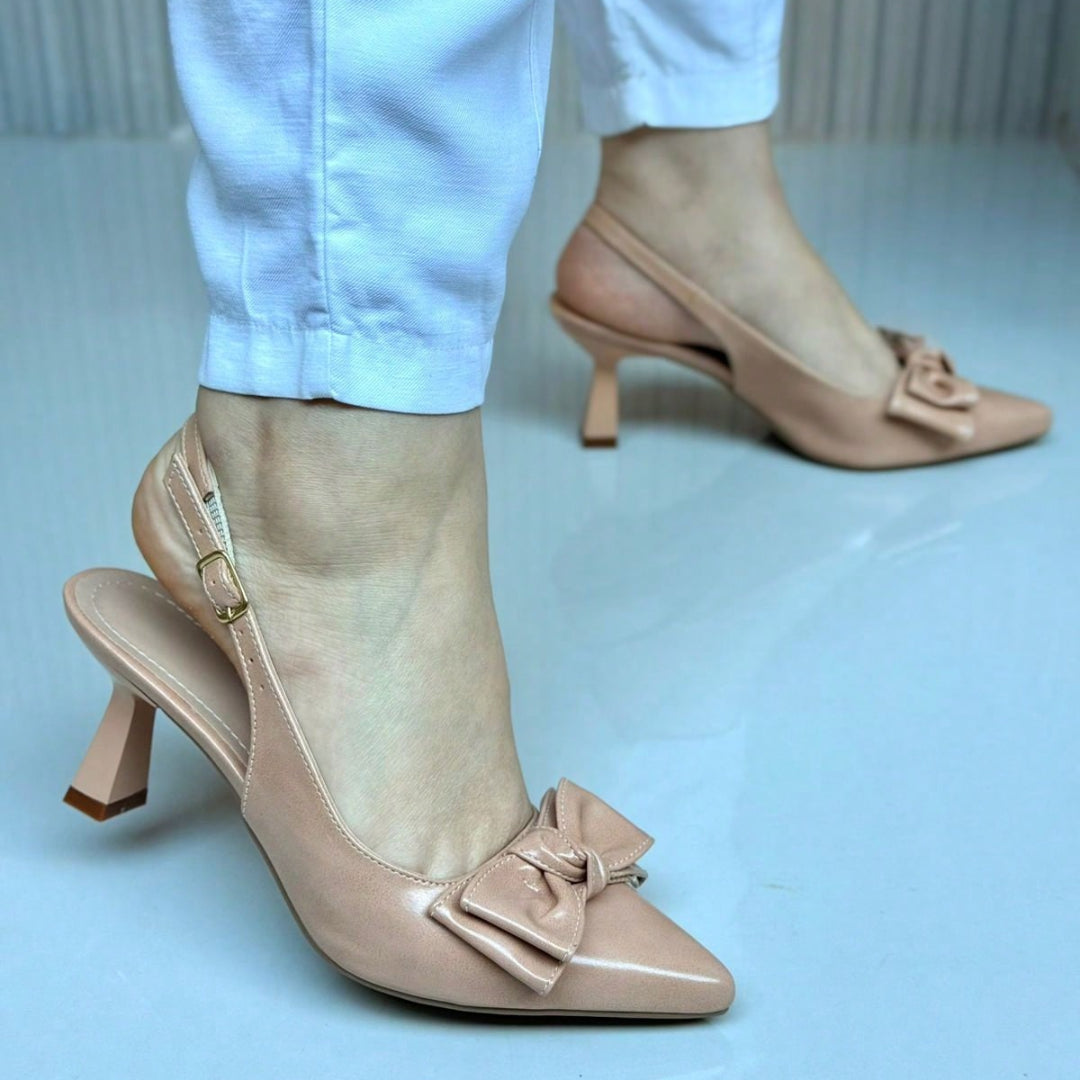 Scarpin Slingback Feminino Salto Médio Bico Fino com Laço Bege