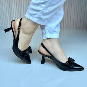 Scarpin Slingback Feminino Salto Médio Bico Fino com Laço Preto