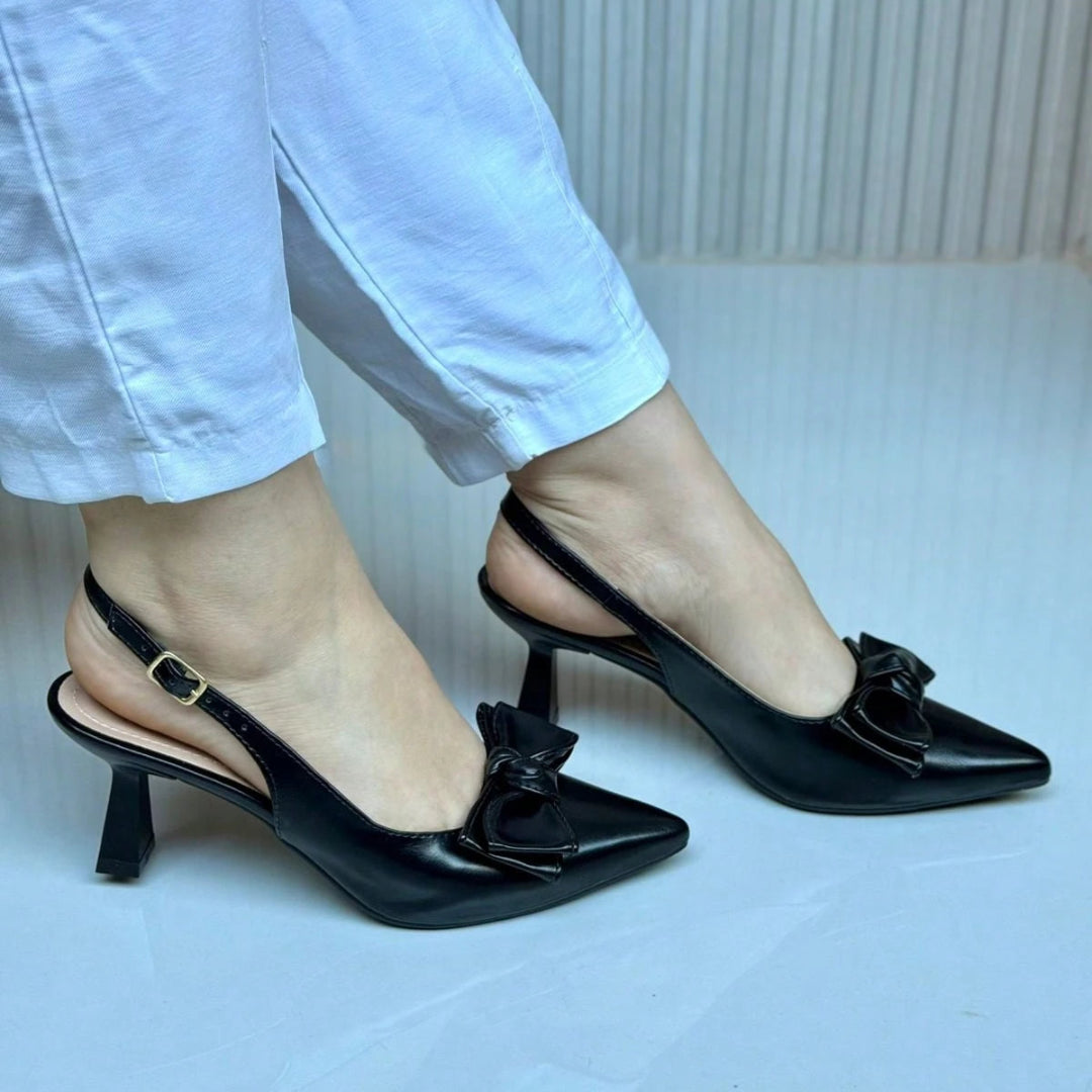 Scarpin Slingback Feminino Salto Médio Bico Fino com Laço Preto