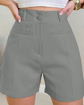 Short Feminino Alfaiataria com Bolso Fake Cinza