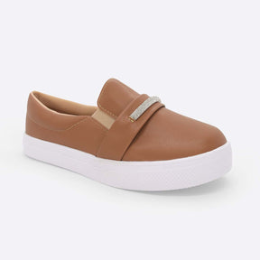 Tênis Slip On Feminino Calce Fácil e Detalhe em Brilho Caramelo