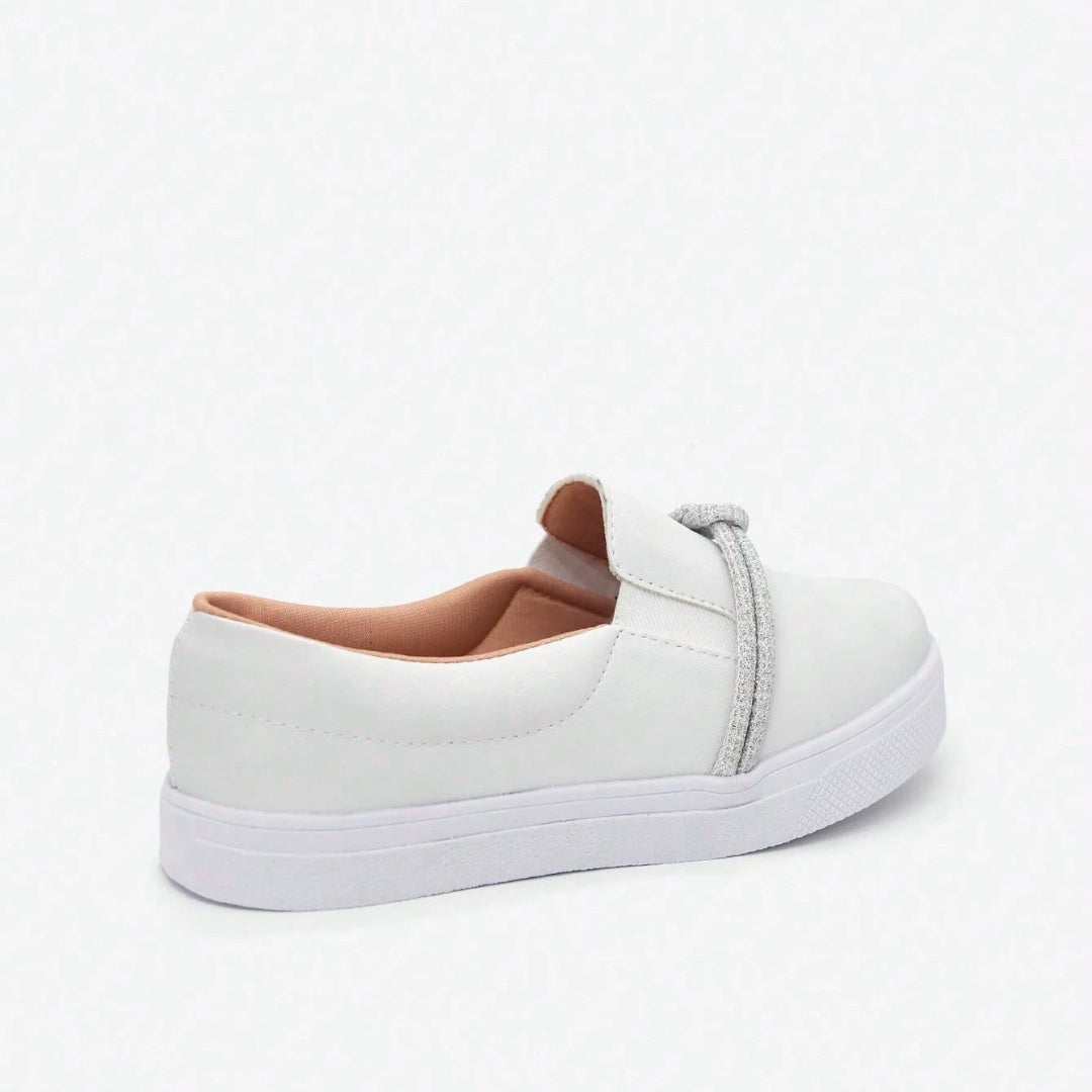 Tênis Slip On Feminino com Tiras em Brilho Branco