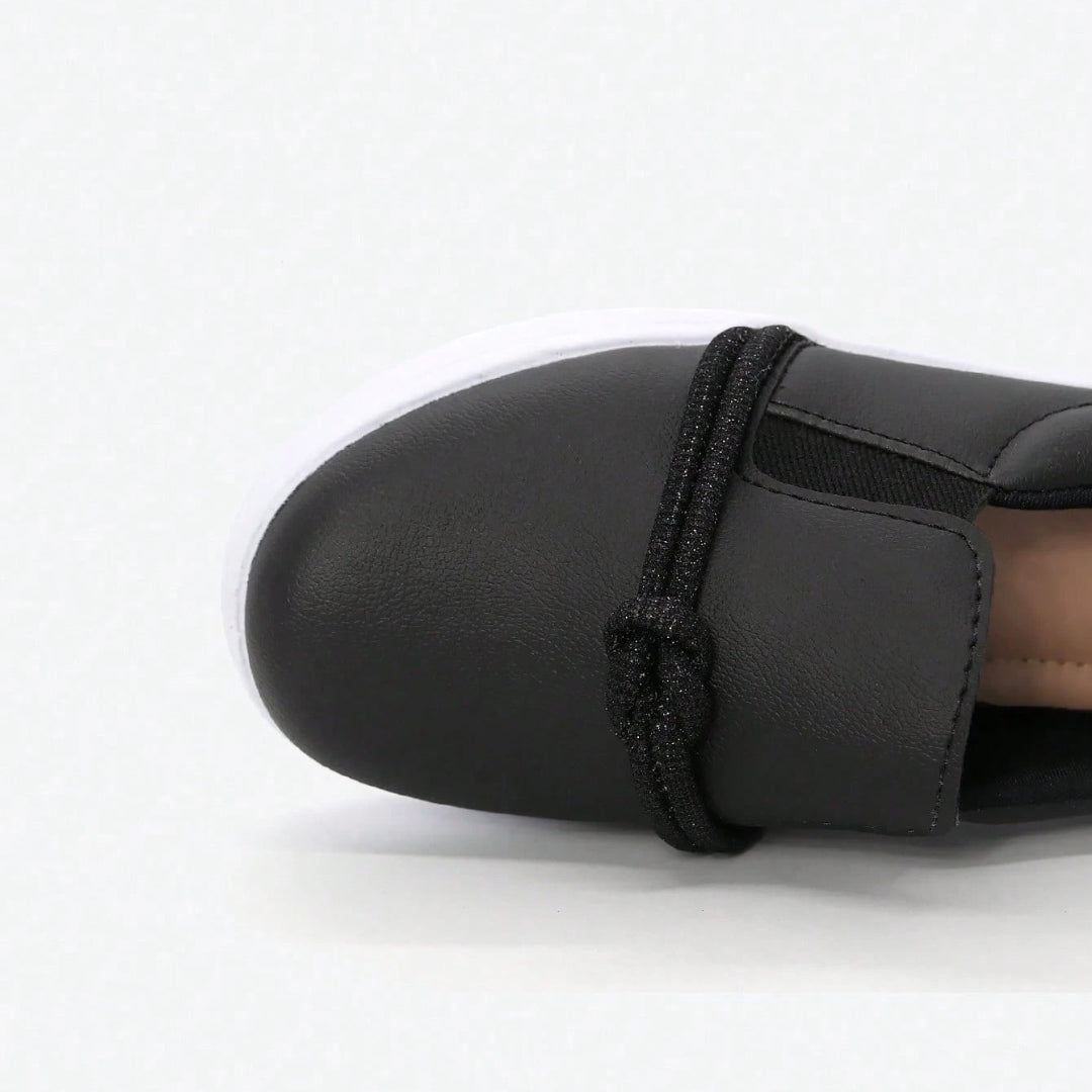 Tênis Slip On Feminino com Tiras em Brilho Preto
