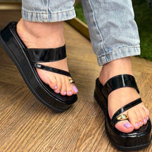 Tamanco Feminino Flatform em Tiras com Anel Preto