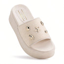 Tamanco Feminino Plataforma Fatform com Aplicação Delicada Conchas Branco