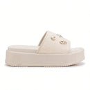 Tamanco Feminino Plataforma Fatform com Aplicação Delicada Conchas Branco
