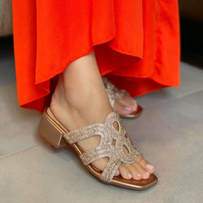 Tamanco Feminino Saltinho Bloco Baixo Confortável com Brilho Strass Bronze