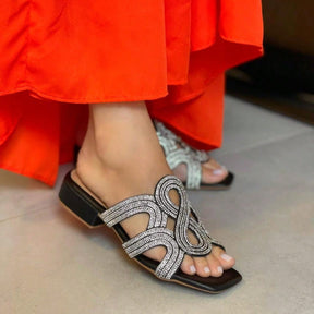 Tamanco Feminino Saltinho Bloco Baixo Confortável com Brilho Strass Preta