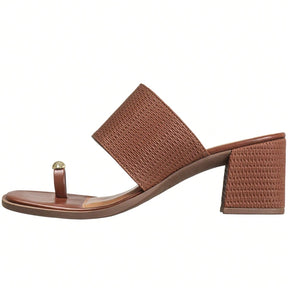 Tamanco Feminino Salto Bloco Tira Larga Anel de Dedo e Detalhe Metalizado Caramelo