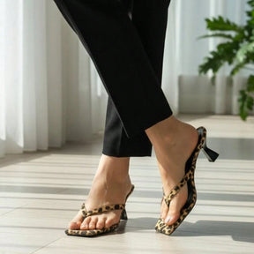 Tamanco Feminino Salto Fino Baixo Frente Quadrada Animal Print