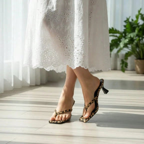 Tamanco Feminino Salto Fino Baixo Frente Quadrada Animal Print