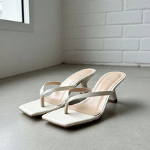 Tamanco Feminino Salto Fino Baixo Frente Quadrada Branco