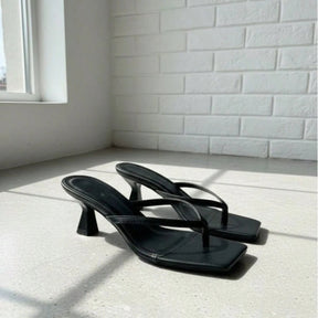 Tamanco Feminino Salto Fino Baixo Frente Quadrada Preto