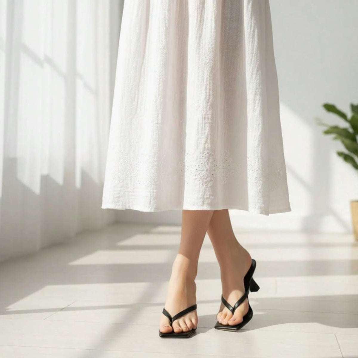 Tamanco Feminino Salto Fino Baixo Frente Quadrada Preto