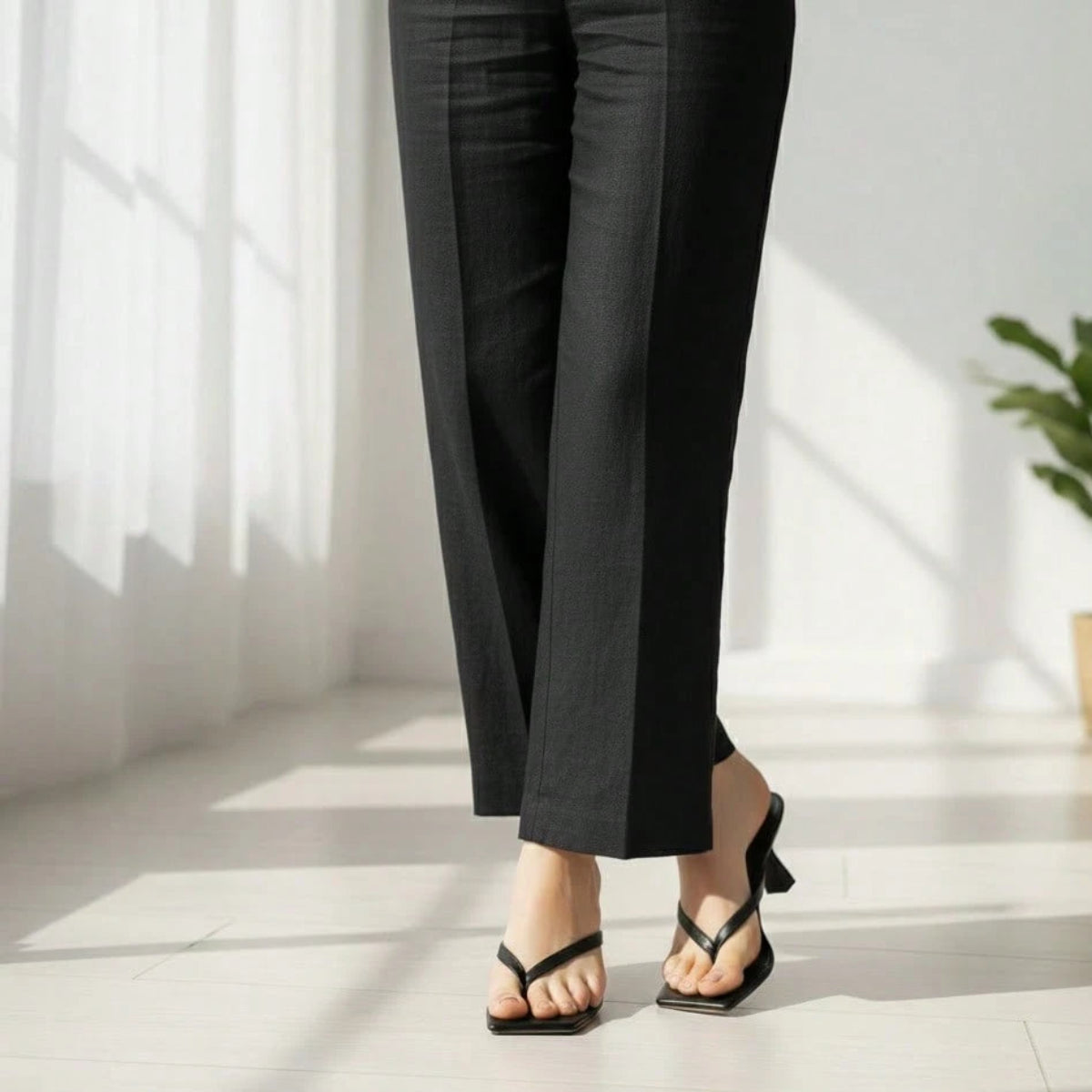 Tamanco Feminino Salto Fino Baixo Frente Quadrada Preto