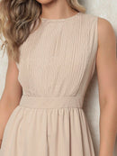 Vestido Feminino Midi em Crepinho - Cintura Marcada, Decote Discreto e Saia Solta Bege