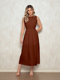 Vestido Feminino Midi em Crepinho - Cintura Marcada, Decote Discreto e Saia Solta Marrom