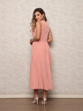 Vestido Feminino Midi em Crepinho - Cintura Marcada, Decote Discreto e Saia Solta Rosa